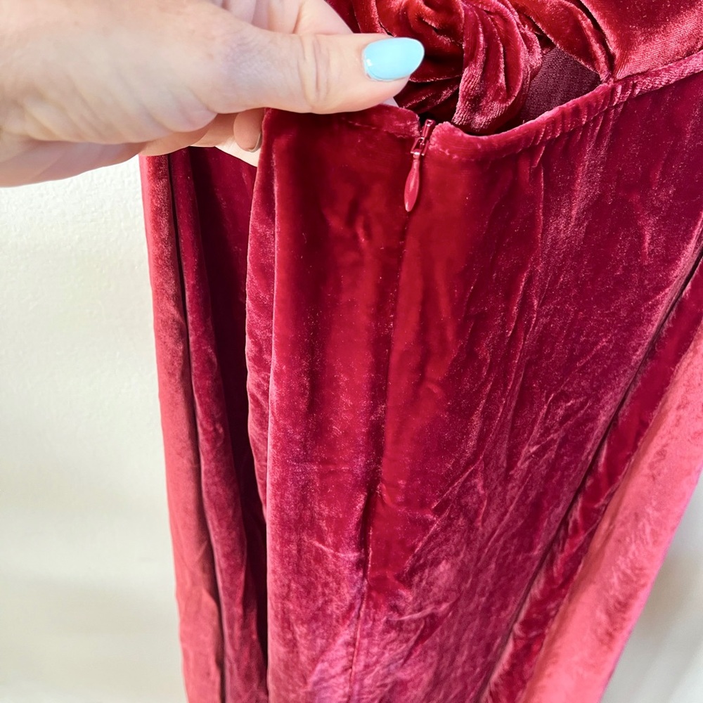 Reformation Livia Velvet dress - Picture 8 of 10